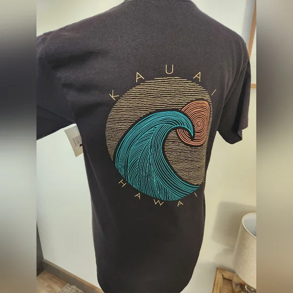 NWT DIVINE PLANET KAUAI HAWAII SHIRT - Picture 3 of 5